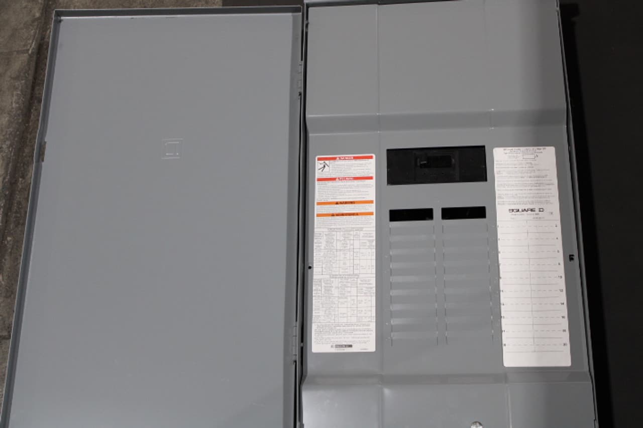 Schneider Electric QO120M200PRB Square D by Schneider Electric QO120M200PRB is a load center designed for single-phase (1PH-3W) networks, with a rated voltage of 120Vac/240Vac. It features a QOM1 frame size and supports Plug-on-Neutral (PoN) connectivity. This load center has a rated current of 200A and offers 20 spaces for single pole circuits, with the capability to accommodate up to 10 tandem breakers. It has dimensions of H661mm x W375mm x D115mm (H26.04" x W14.75" x D4.52") and is protected by a NEMA 3R enclosure. The short circuit breaking rating of this unit is 22kA. QO120M200PRB on Powermatic Associates