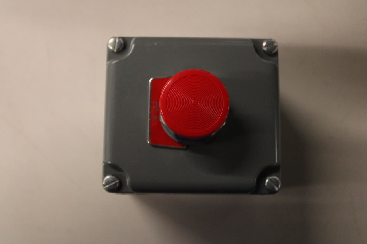 Schneider Electric 9001KYK14 Schneider Electric 9001KYK14 is an assembled control station enclosure designed for stop functions. It is compatible with NEMA 1, NEMA 3, NEMA 4, and NEMA 13 speed ratings. The enclosure is made from zinc die-cast, while the operators and legend plates are constructed from metal. This control station operates within the 9001KY network frequency range and features electrical durability characterized by a spring-return mechanism for impulse or momentary actions. 9001KYK14 on Powermatic Associates