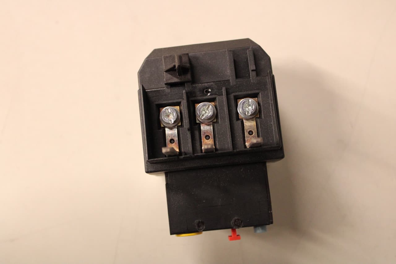 XT0B016DC1 on Powermatic Associates